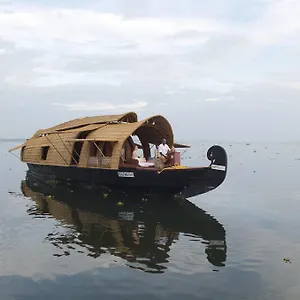 3* Botel Soma House Boat
